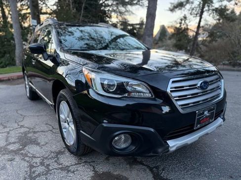 Used 2016 Subaru Outback 2.5i Premium image 3