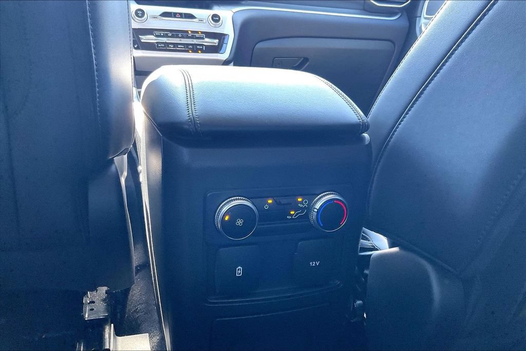 Used 2024 Ford Explorer XLT w/ Equipment Group 202A AWD/4WD image 40