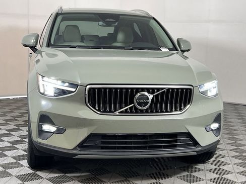 Certified 2024 Volvo XC40 B5 Plus image 4