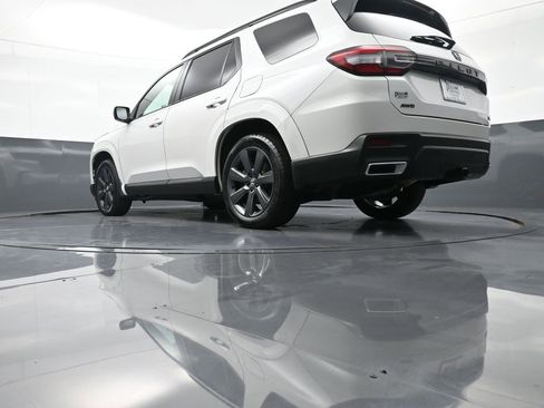 Certified 2023 Honda Pilot Sport image 31