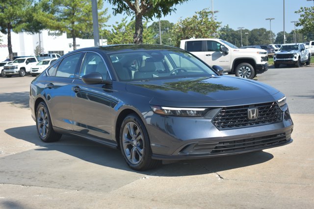 Used 2023 Honda Accord EX image 3
