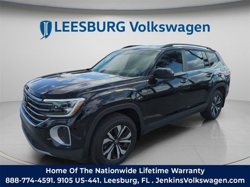 Used 2025 Volkswagen Atlas SE image 14