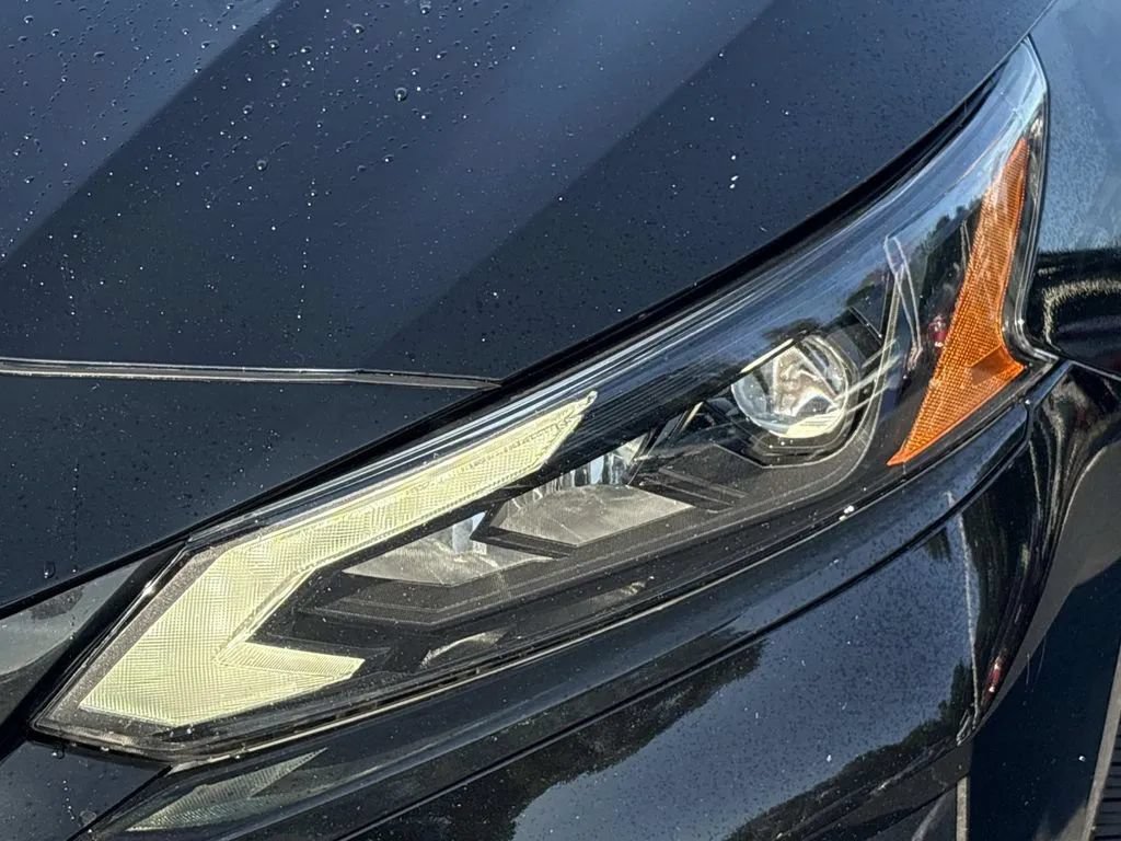 Used 2024 Nissan Altima 2.5 S FWD image 9