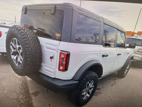 Used 2023 Ford Bronco Badlands image 2