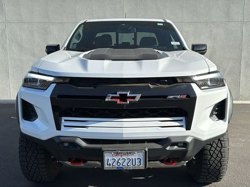 Used 2025 Chevrolet Colorado ZR2 w/ Technology Package image 2