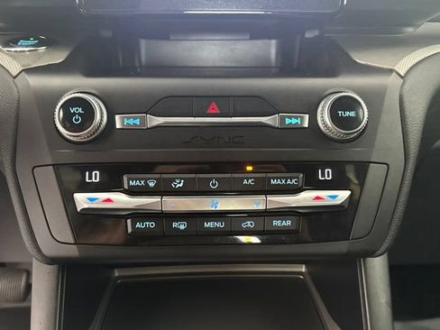 Used 2020 Ford Explorer XLT AWD/4WD image 6