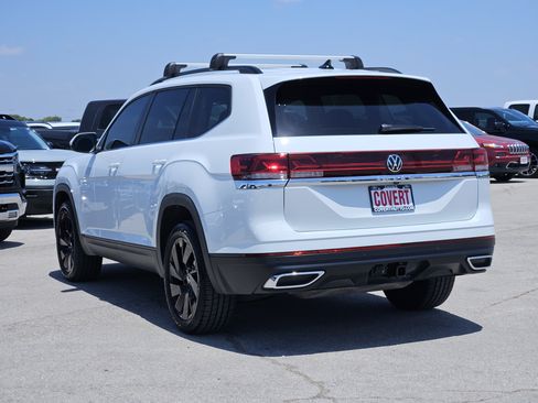 Used 2024 Volkswagen Atlas SE FWD image 7