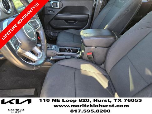 Used 2019 Jeep Wrangler Unlimited Sahara image 19