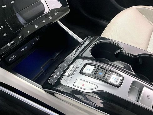 Certified 2022 Hyundai Tucson Limited AWD/4WD image 14