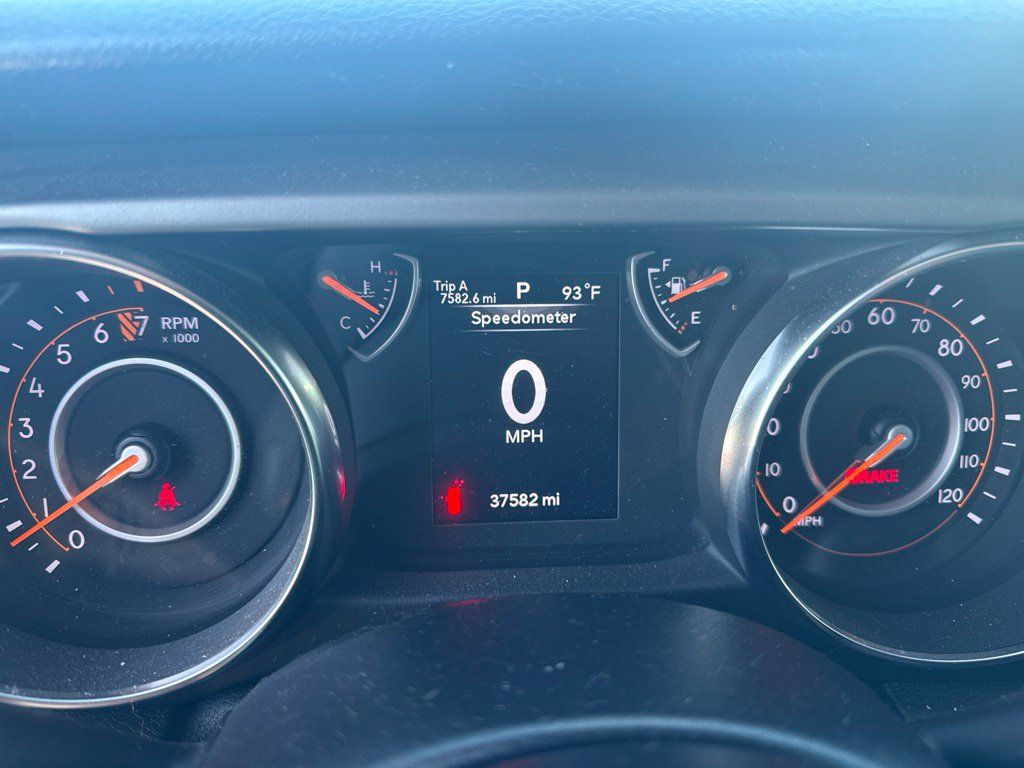Used 2019 Jeep Wrangler Sport AWD/4WD image 3