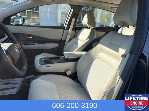 Used 2023 Nissan Ariya FWD image 13