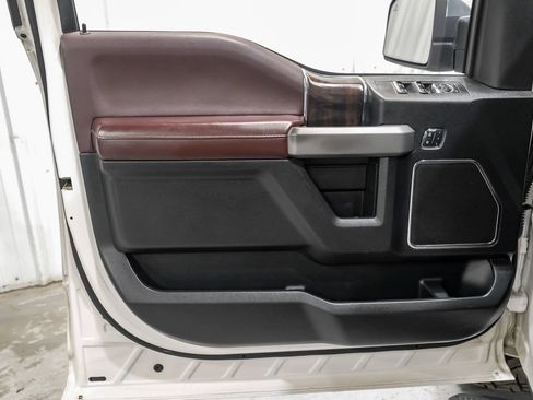 Used 2015 Ford F150 Platinum AWD/4WD image 43