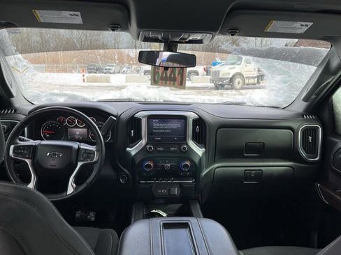 Used 2022 Chevrolet Silverado 1500 LT Trail Boss w/ Bed Protection Package image 11