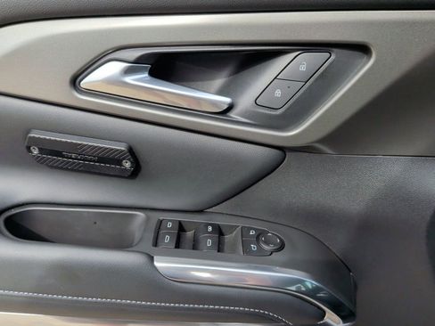 Used 2025 Chevrolet Traverse LT w/ Driver Confidence Package image 11