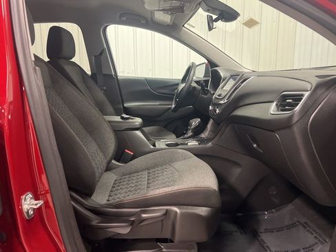 Certified 2024 Chevrolet Equinox LT image 9