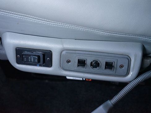 Used 2016 Chevrolet Express 2500 Extended image 30