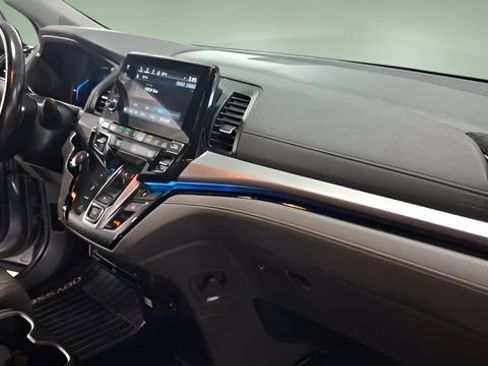 Used 2021 Honda Odyssey Touring image 17