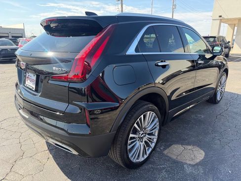 Used 2024 Cadillac XT4 Premium Luxury FWD image 3