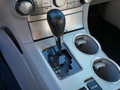 Used 2011 Toyota Highlander 2WD w/ Cold Weather Pkg image 24