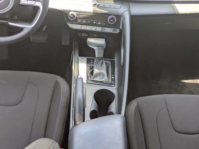 Used 2024 Hyundai Elantra SEL FWD image 18