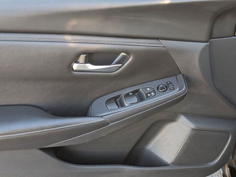 Used 2024 Nissan Sentra SV image 14