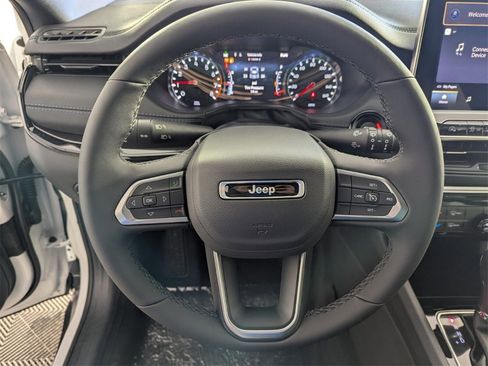 New 2026 Jeep Compass Latitude image 17