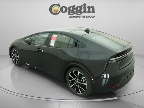 New 2026 Toyota Prius Plug-In Hybrid image 9