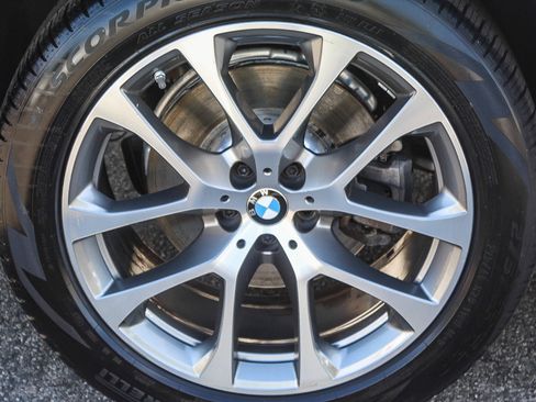 Used 2021 BMW X5 xDrive40i w/ Convenience Package image 11