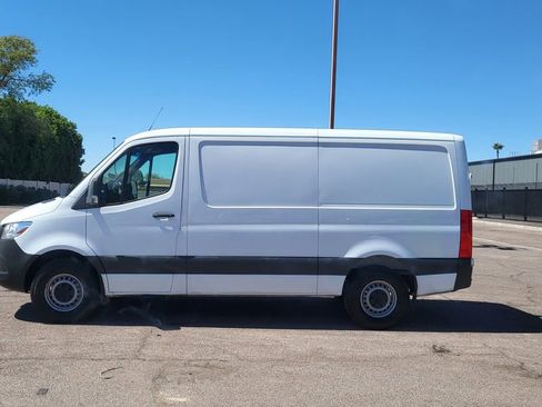 Used 2021 Mercedes-Benz Sprinter 1500 image 5