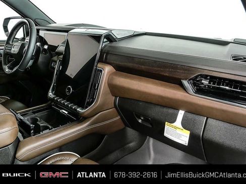 Certified 2026 GMC Yukon Denali Ultimate AWD/4WD image 25