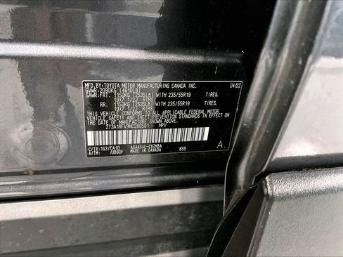 Used 2022 Toyota RAV4 XLE Premium image 29