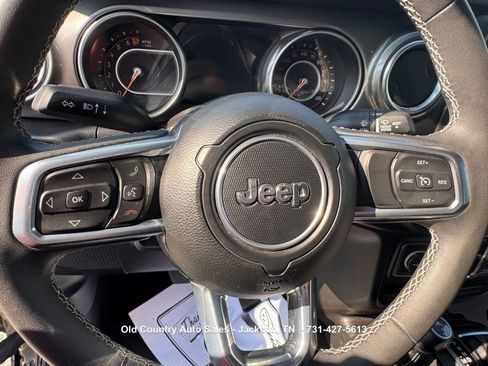Used 2023 Jeep Gladiator Overland AWD/4WD image 25