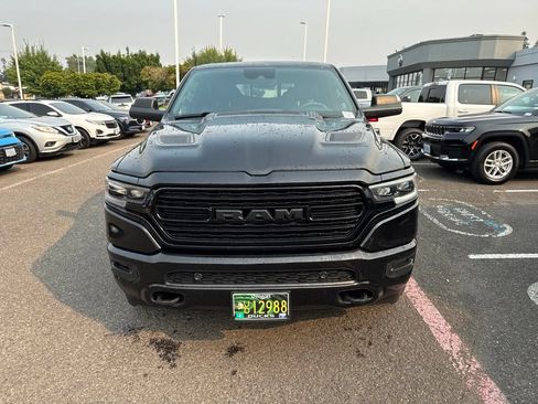 Used 2020 RAM 1500 Limited w/ Black Appearance Package AWD/4WD image 2