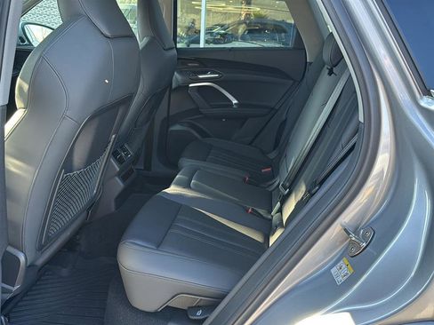 Used 2025 Audi Q5 Premium Plus w/ Premium Plus image 15