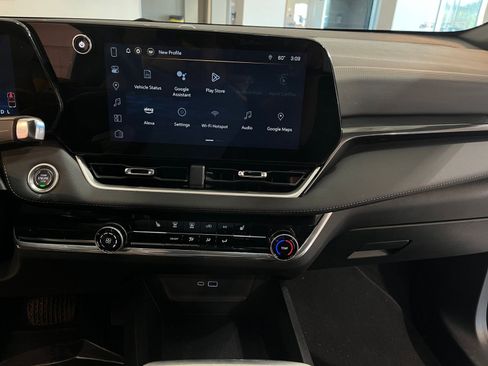 Used 2025 Chevrolet Equinox LT image 17