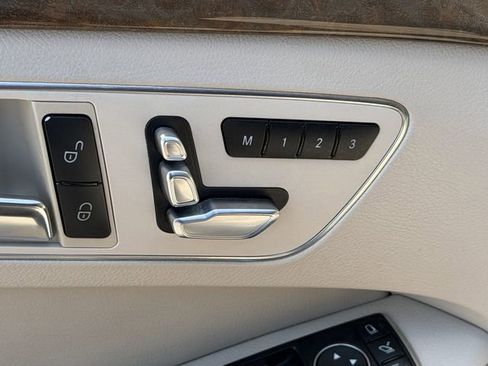 Used 2016 Mercedes-Benz E 350 Sedan image 22