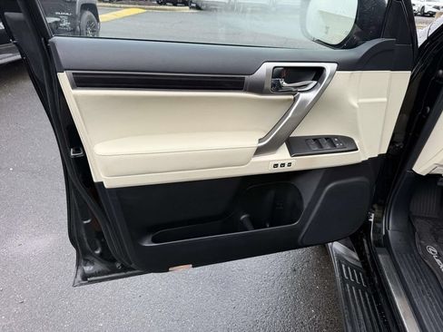 Used 2023 Lexus GX 460 Premium w/ Premium Package AWD/4WD image 12