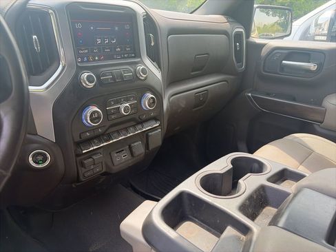 Used 2021 GMC Sierra 1500 SLT w/ X31 Off-Road Package AWD/4WD image 19