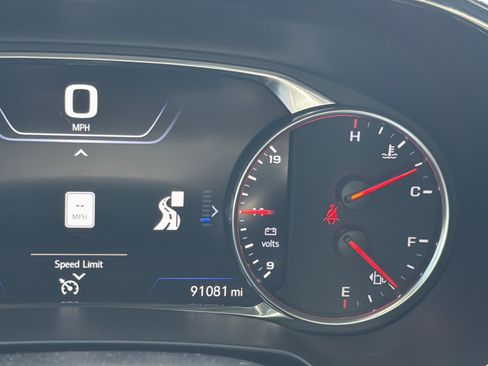 Used 2021 Chevrolet Blazer RS w/ Enhanced Convenience Package FWD image 34