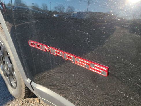 New 2024 Jeep Compass Trailhawk w/ Sun and Sound Group image 19