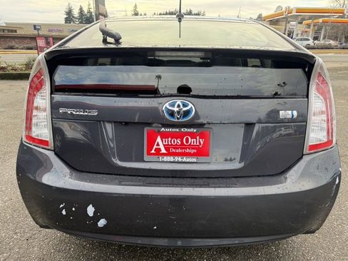 Used 2014 Toyota Prius Four image 6