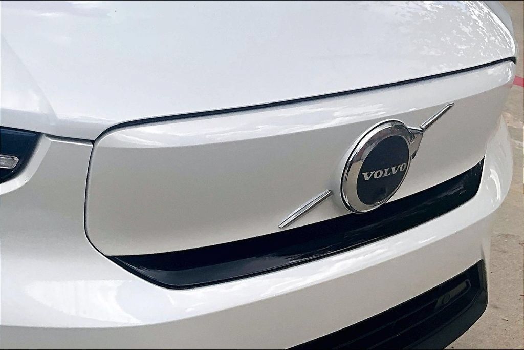 Certified 2023 Volvo C40 P8 Recharge Plus w/ Protection Package Premier AWD/4WD image 38