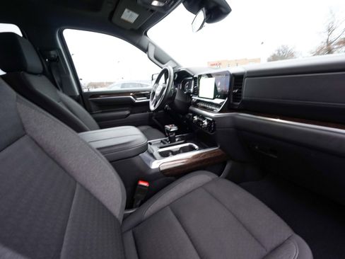 Used 2025 GMC Sierra 1500 Elevation image 41