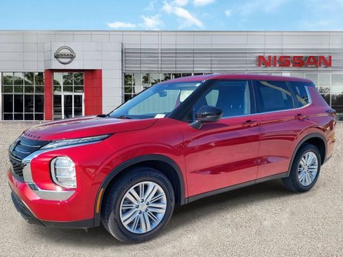 Used 2024 Mitsubishi Outlander ES image 7