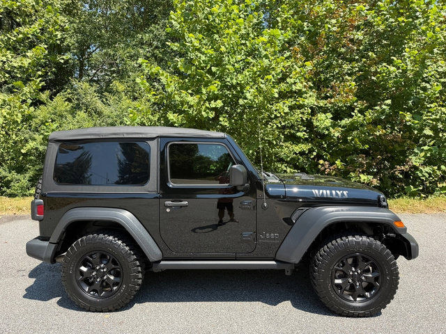 Used 2023 Jeep Wrangler Sport AWD/4WD image 5