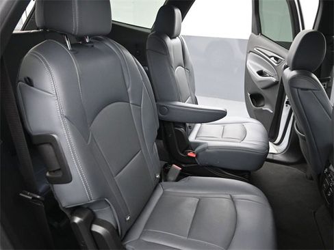 Used 2024 Buick Enclave Premium image 24