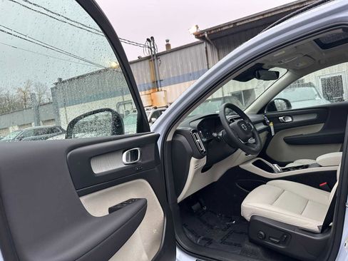 New 2026 Volvo XC40 B5 Plus w/ Protection Package Premier image 20