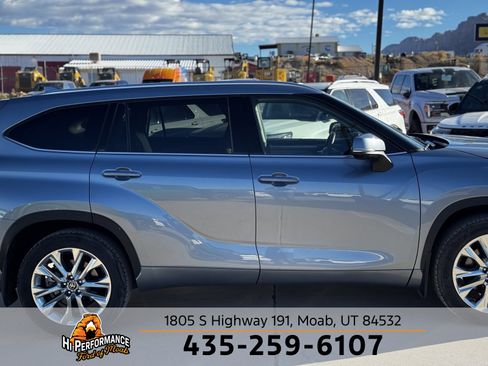 Used 2023 Toyota Highlander Limited image 5