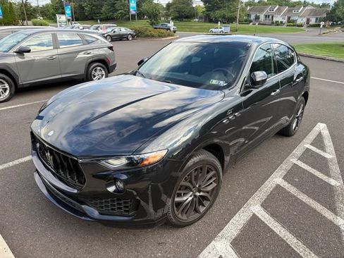 Used 2024 Maserati Levante GT Ultima AWD/4WD image 3