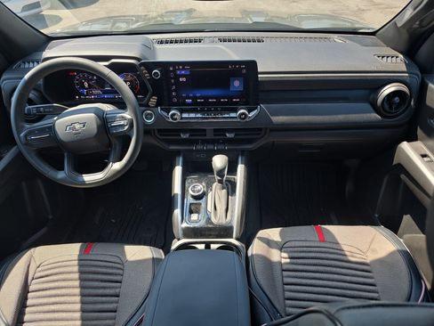 Used 2025 Chevrolet Colorado Trail Boss image 16